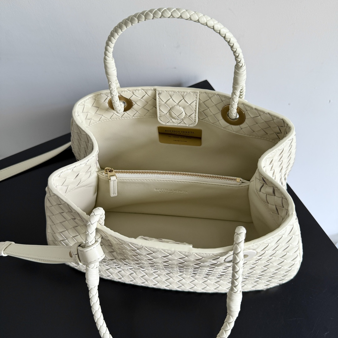 Bottega Veneta Basket 18.5x31x16cm
