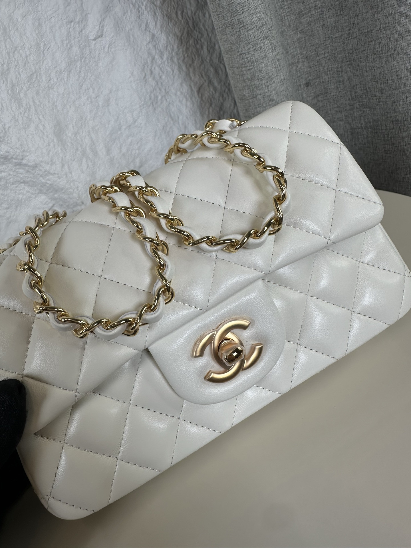 Chanel Mini Flap Bag 20x12x6cm