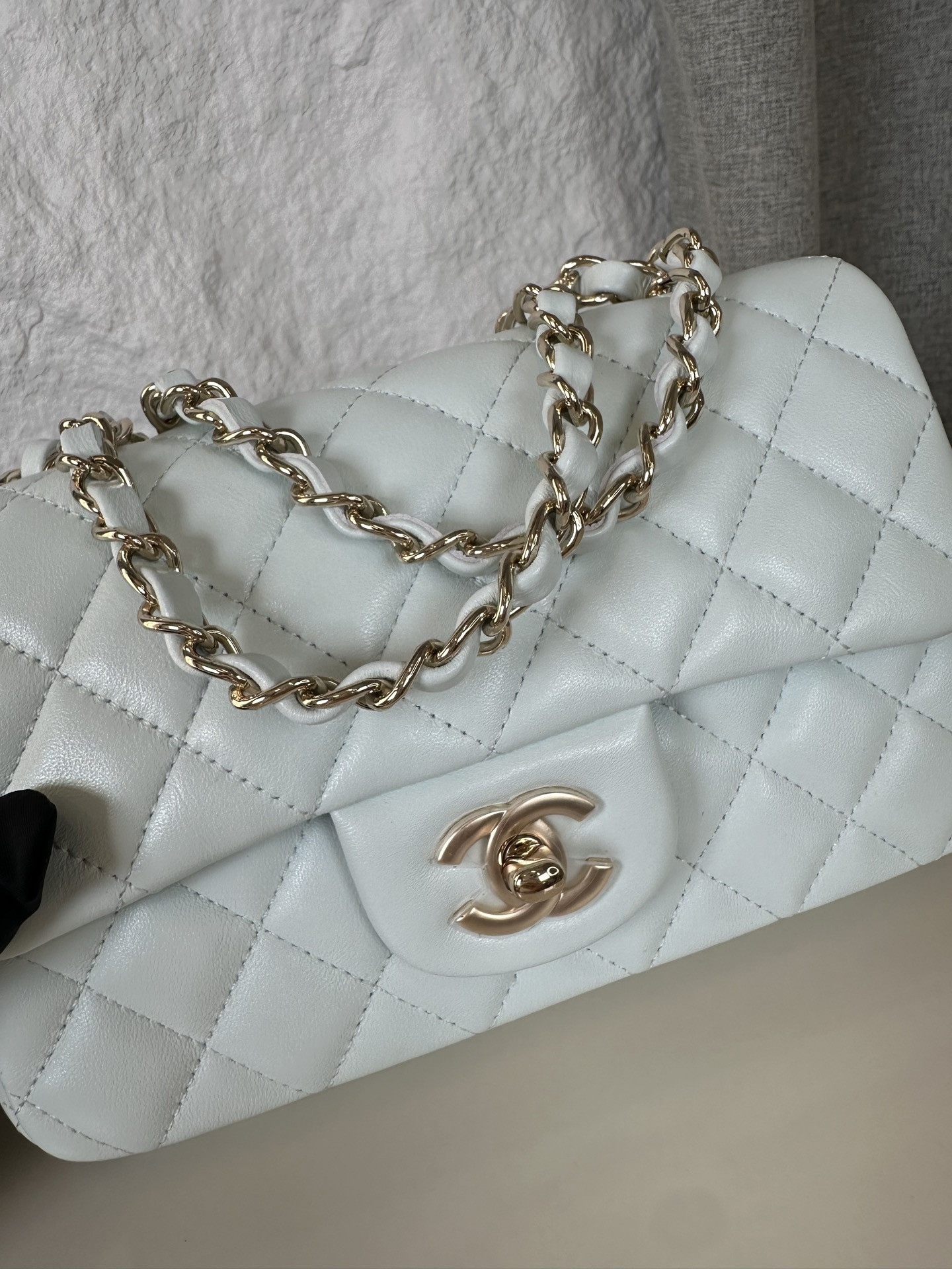 Chanel Mini Flap Bag 20x12x6cm