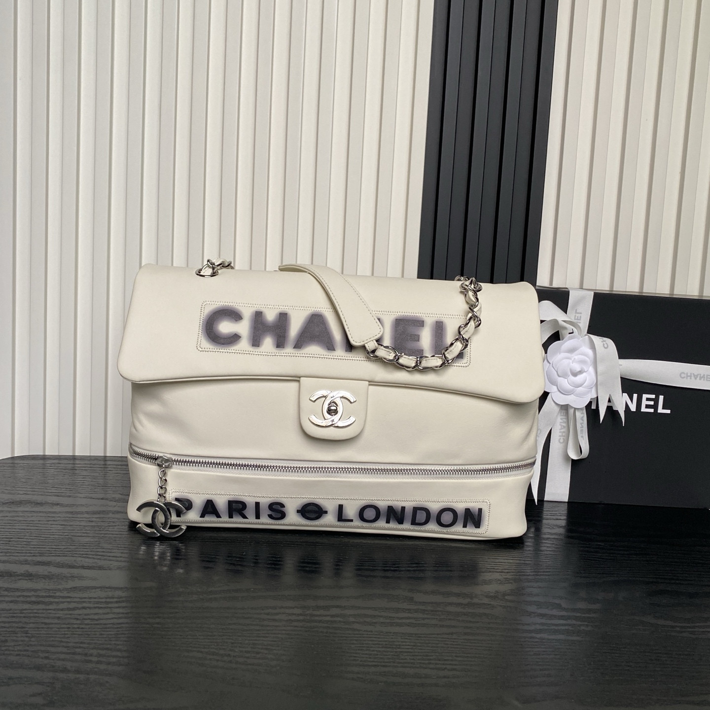 Chanel Vintage Graffiti Tote Airport Bag 36x24x12cm