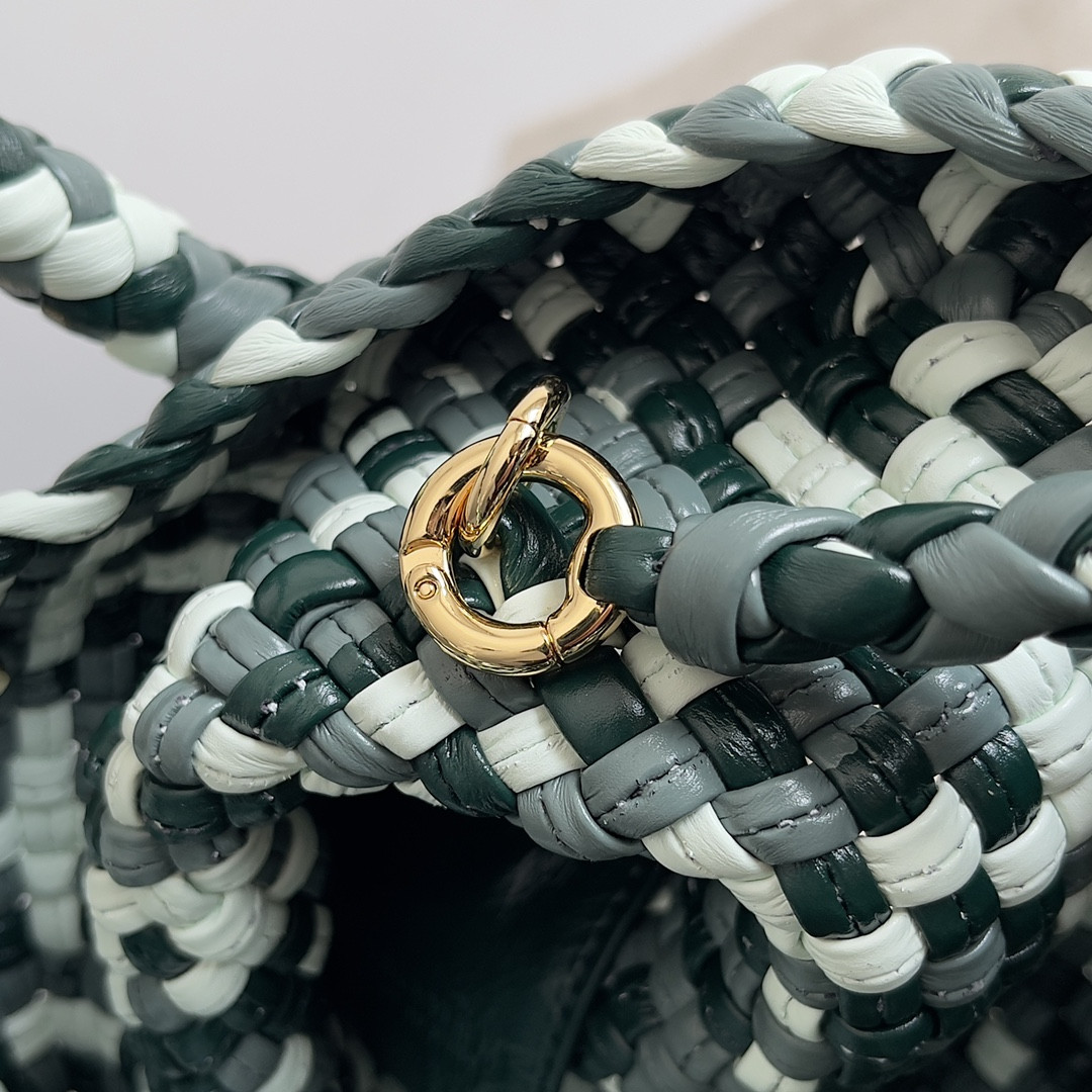 Bottega Veneta Small Tosca 16.5x20x7cm