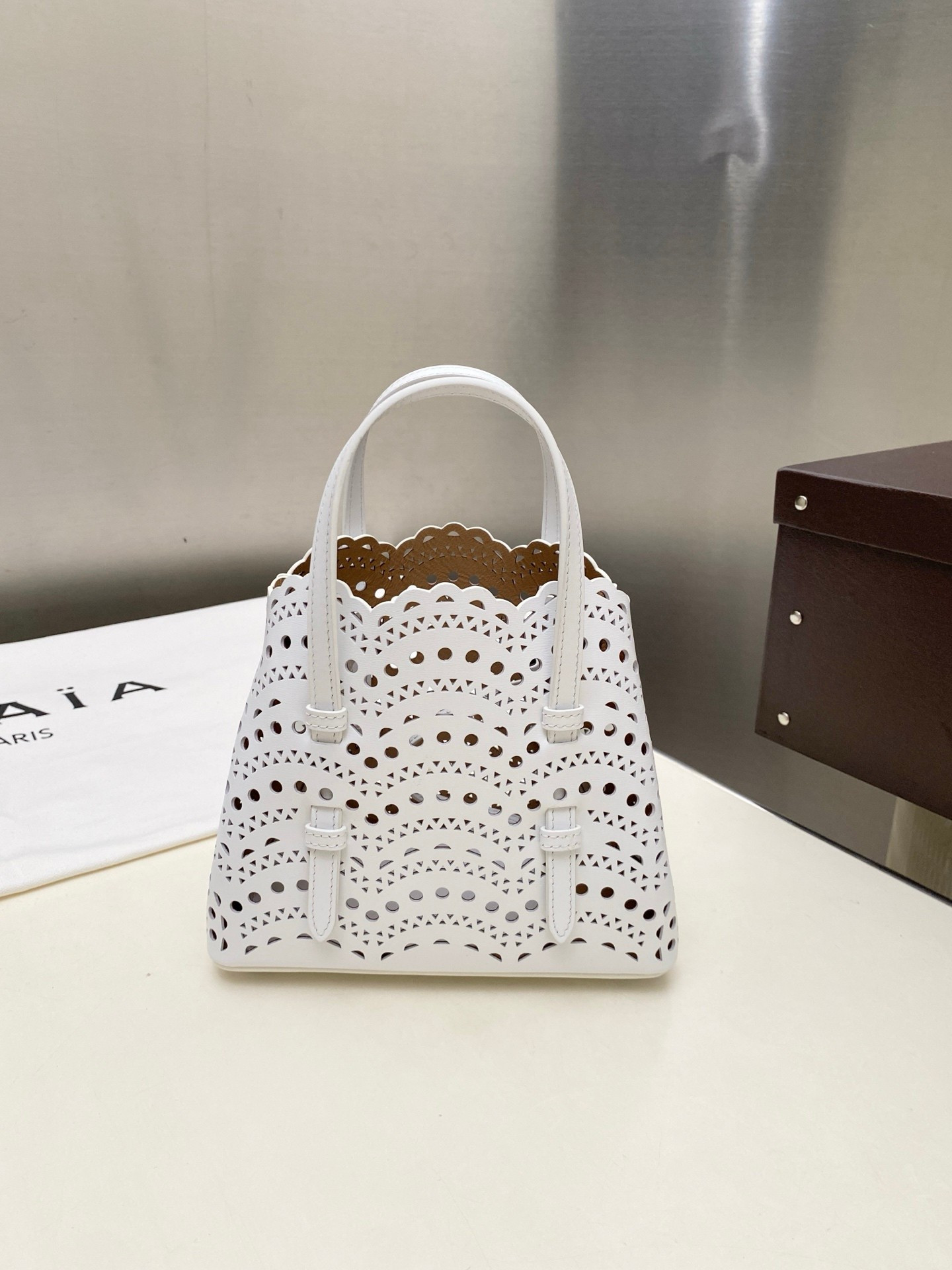 ALAÏA Mina 20 bag In Vienne Wave 20x17x10cm