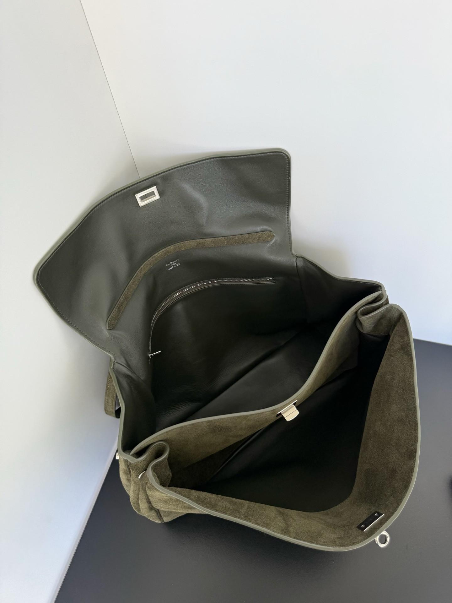 Balenciaga Rodeo Large 39.8x29.9x12.9cm