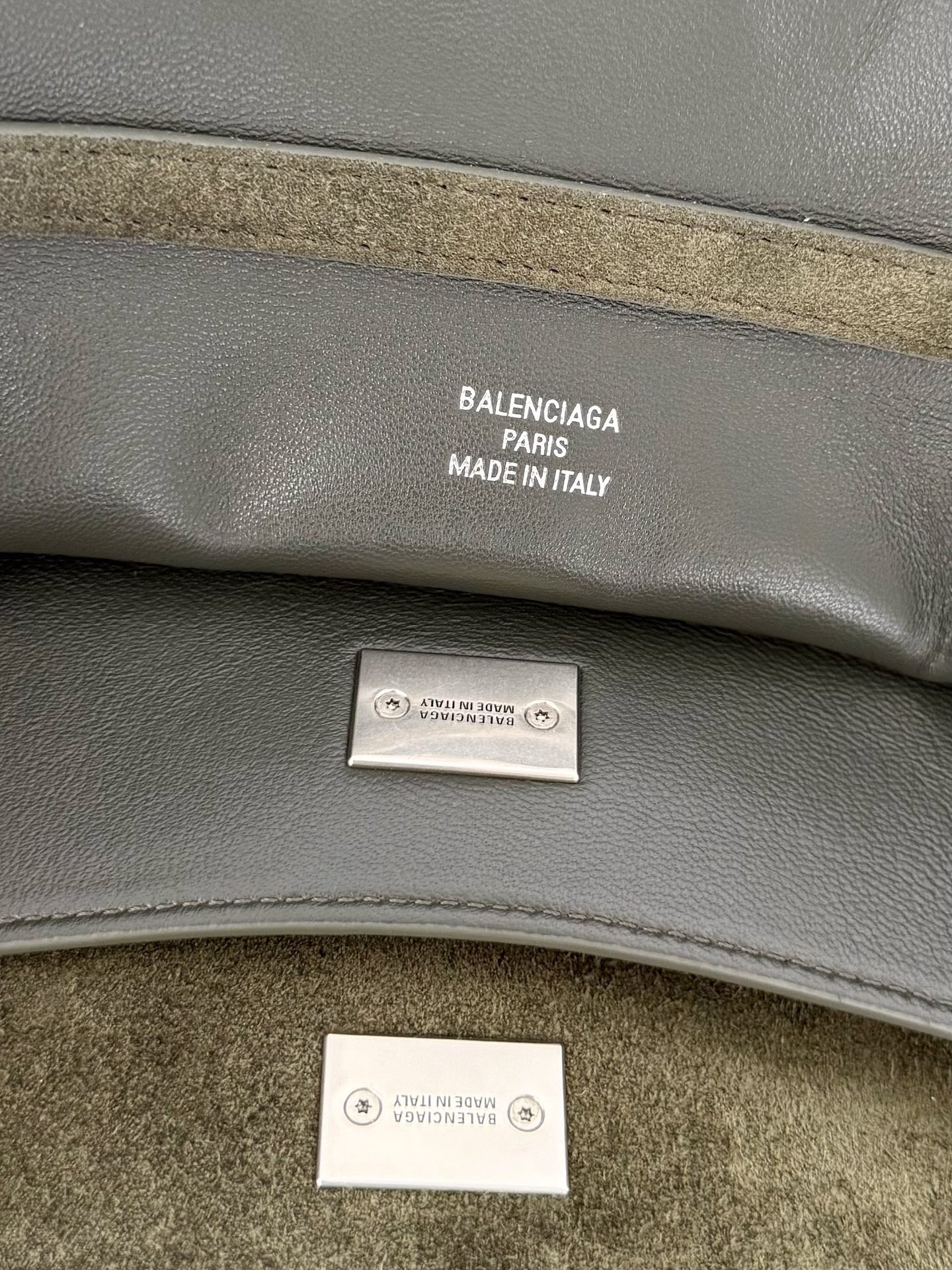 Balenciaga Rodeo Medium 35x23.3x10.9cm