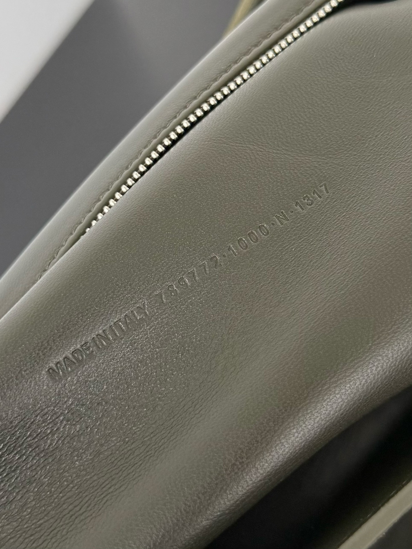 Balenciaga Rodeo Medium 35x23.3x10.9cm