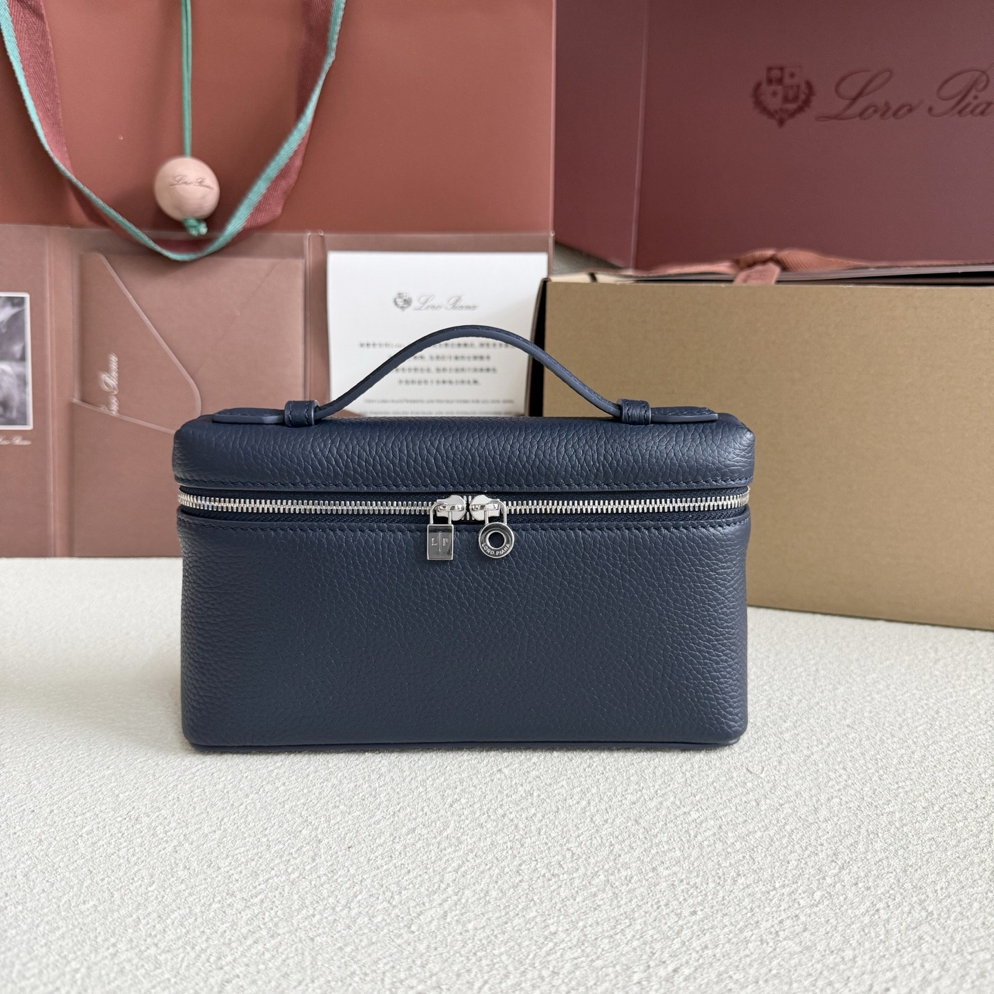 Loro Piana Extra Pocket L19 Grained Calfskin 11 x 19 x 6.5 cm