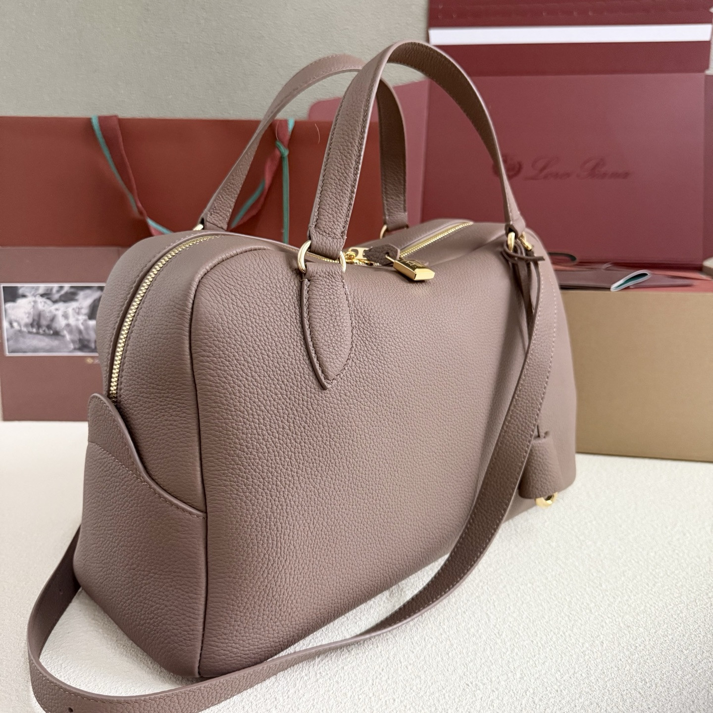 Loro Piana Needle 38x22x16cm