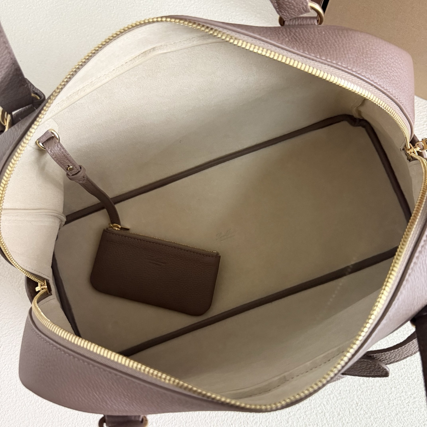 Loro Piana Needle 38x22x16cm