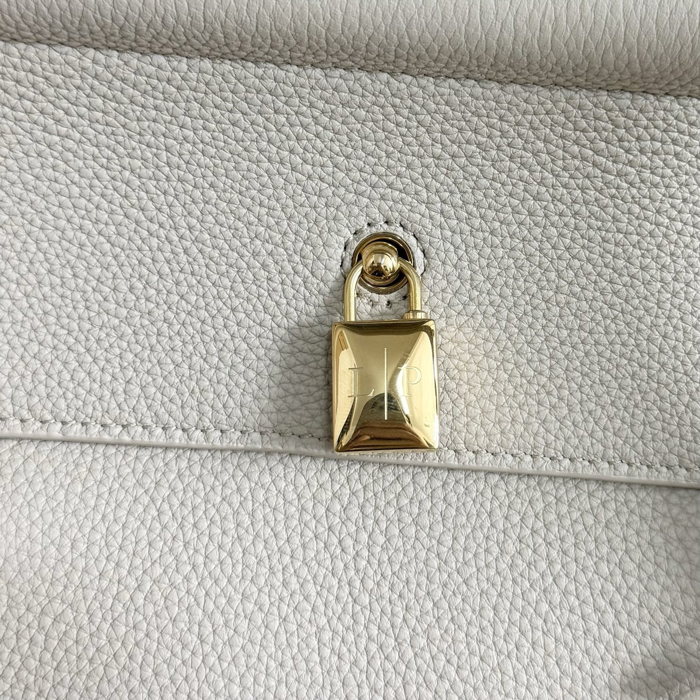 Loro Piana Loom L32 Calfskin 33x23x18cm