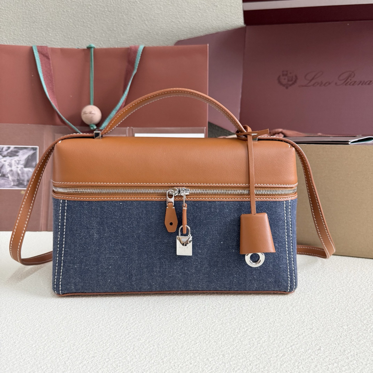 Loro Piana Extra Pocket L27 16x27x10cm