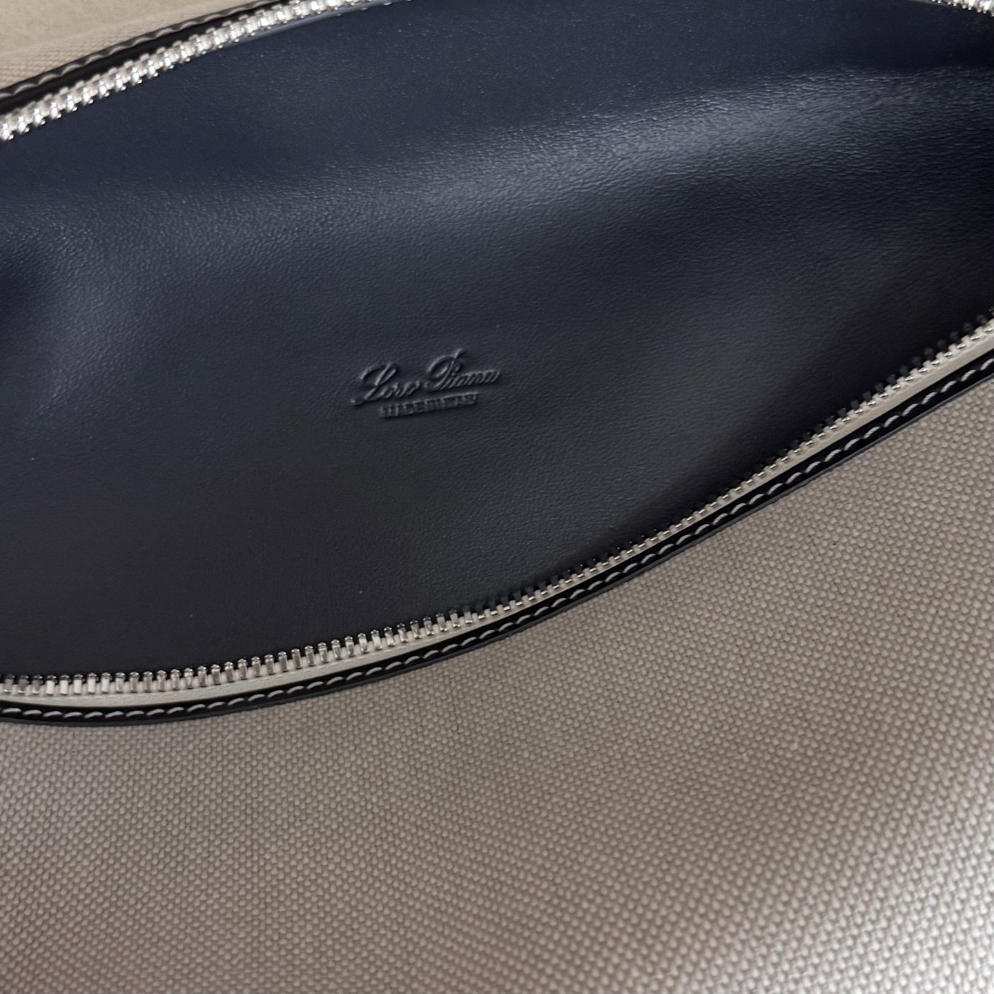 Loro Piana Extra pouch L29 29x18x5cm