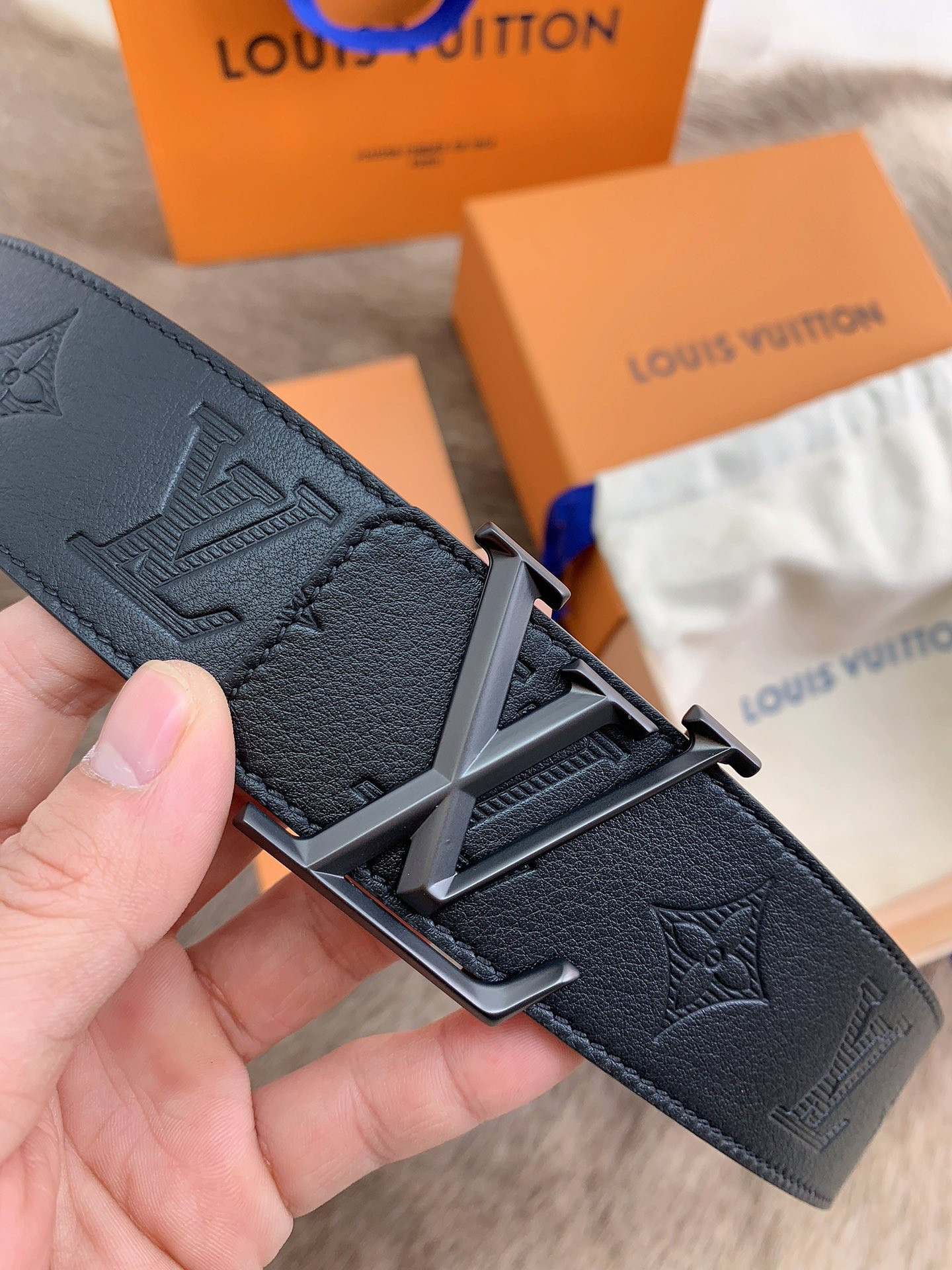 LV LOUIS VUITTON 40MM BELT
